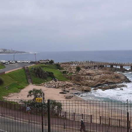 Whale Rock, Modern Beachfront Apartment Margate Exteriör bild
